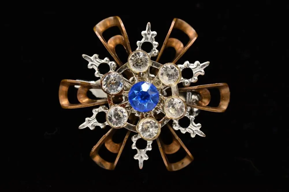 Vintage Flower Pin Brooch Brass Tone Metal Blue Rhinestone 3D Elegant 70s BinAL